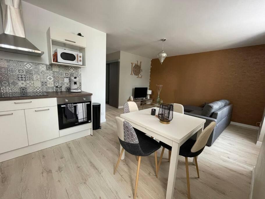 T2 Refait A Neuf Sur Le Theme Oriental Apartment Rodez Exterior photo